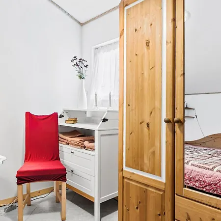 1 Bedroom Nice In Hyllinge Сasa de vacaciones