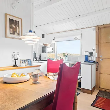 Сasa de vacaciones 1 Bedroom Nice In Hyllinge Kirke-Hyllinge